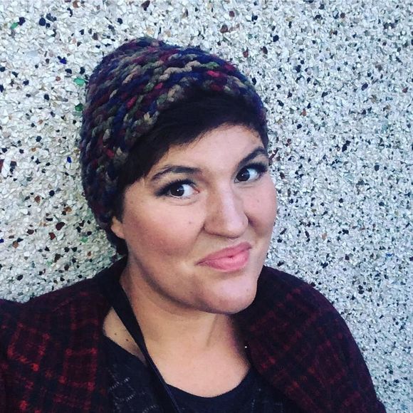 Meet your Posher, Mia - Picture 1 of 1